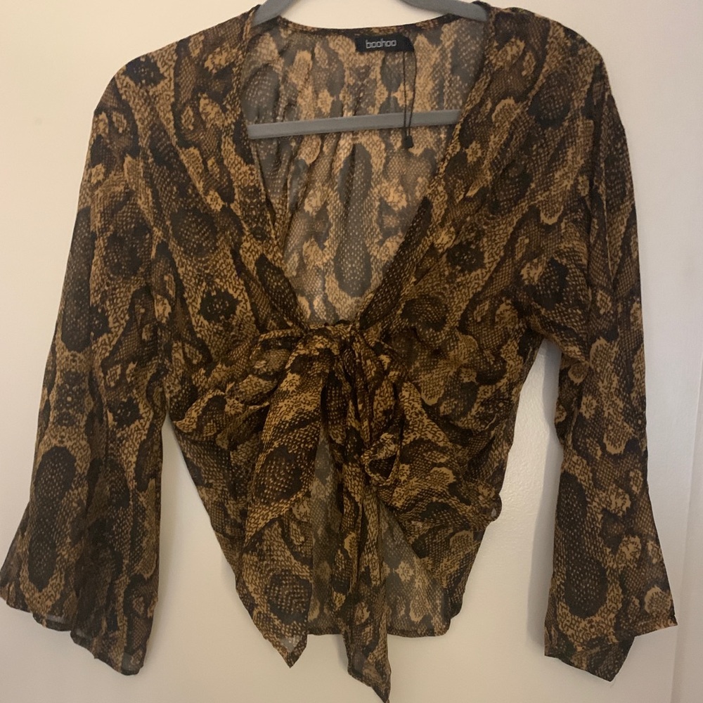 Tie front flowy crop shirt